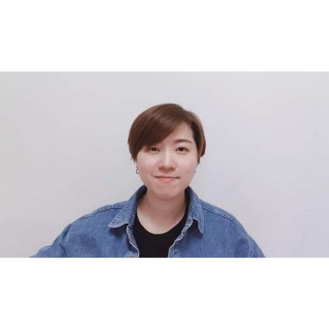 提供nlp催眠服務的專家洪小姐 Latte