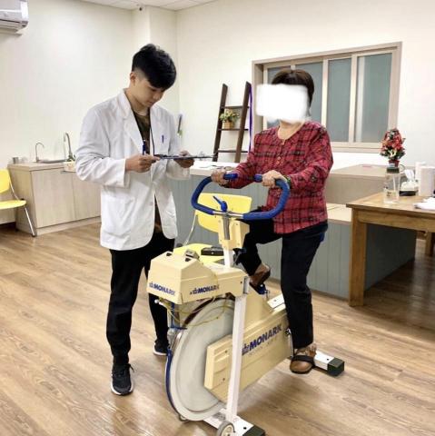 羅育騰_肌力體能_運動按摩 - 桃園地區診所銀髮族體適能檢測