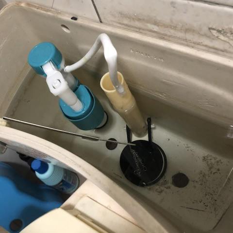 周晉毅 - 馬桶零件更換