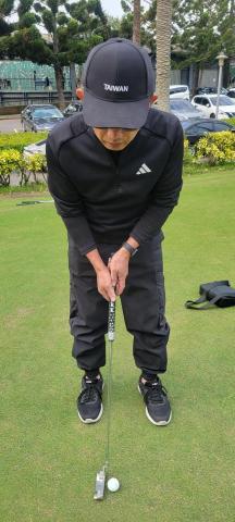 不怎麼樣高爾夫教學 - 球場果嶺推桿指導