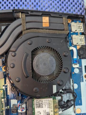 戰哥電腦個人工作室 - 清潔風扇、散熱改良