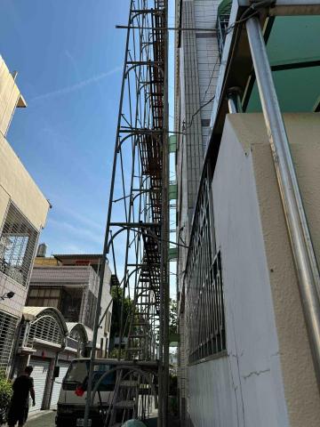 豪傑鷹架工程行 - 鐵窗固定法 鋼釘固定法