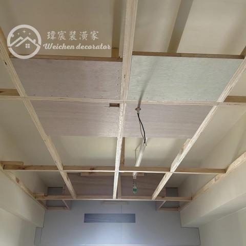 瑋宸裝潢家工程行 - 1. 簡約美學打造環保家居，選擇矽酸鈣材質，優雅與環保並重。
2. 舒適與耐久的完美結合。
3. 管線隱形術，絕妙遮蓋，由矽酸鈣呈現與巧妙遮掩。
4. 綠色建築的明智之選，矽酸鈣天花板。