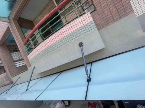 宋若茵 - 強化玻璃採光罩 宋若茵 - 強化玻璃採光罩