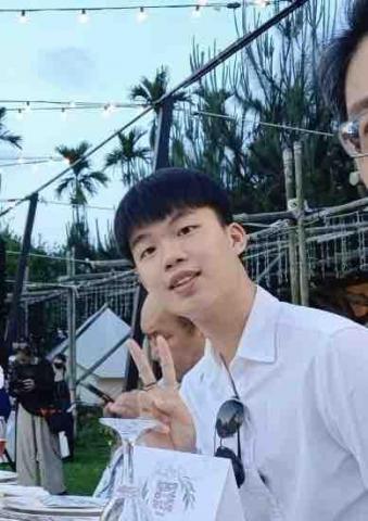 提供在家裡上班服務的專家王鼎中（家教）