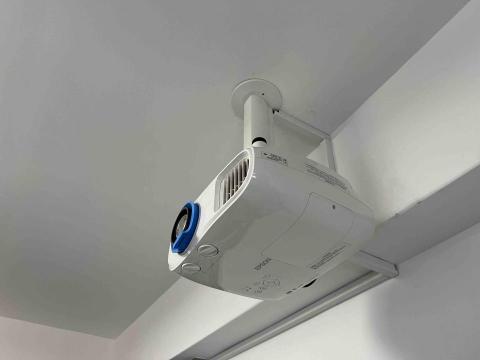 花蓮阿比水電 - 投影機安裝