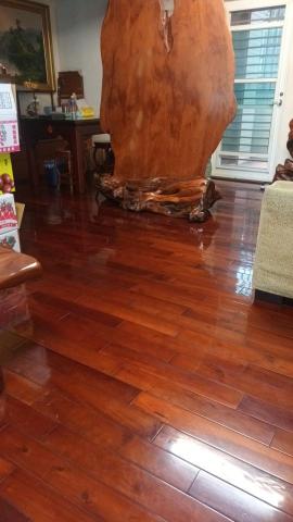 柯全泰 - ✨️佛堂地板掃拖地後晶瑩剔透✨️