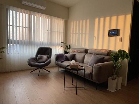 木地板 窗簾 壁紙（信賴窗飾-當肯） - 社區大樓住家
施工項目：夢幻簾（穿越簾）