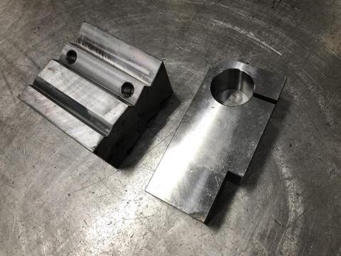 鉅東鋼模cnc零件加工游嘉榮 - 各類型制具加工及設計