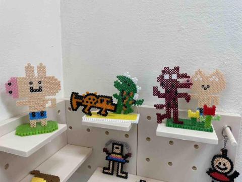 曉婷 - 講完宮西達也繪本，使用拼豆做出角色