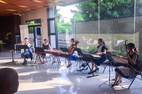 高瀅宸 - 青彤樂坊-客製團服 高瀅宸 - 青彤樂坊-客製團服