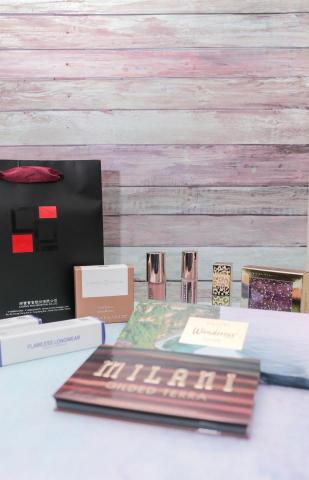 AngusChung - 彩妝品各類組合