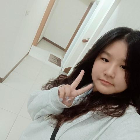 提供唱歌教学服務的專家Juily