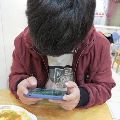 提供應徵廚師服務的專家何文智（蚊子）