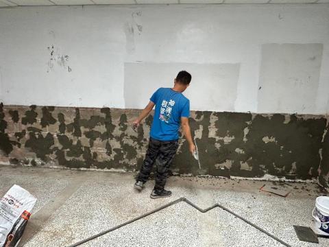 二哥 - 地下室牆面美化作業（批土油漆）