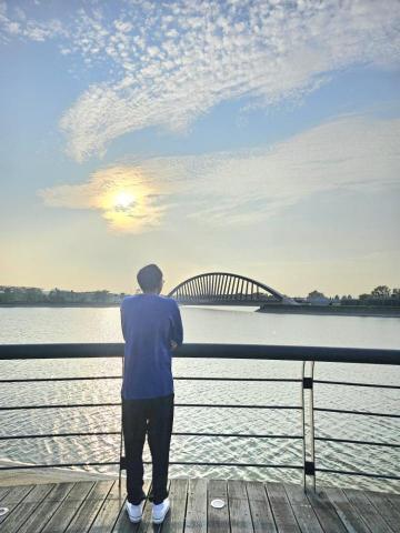 提供賺錢ptt服務的專家林育民