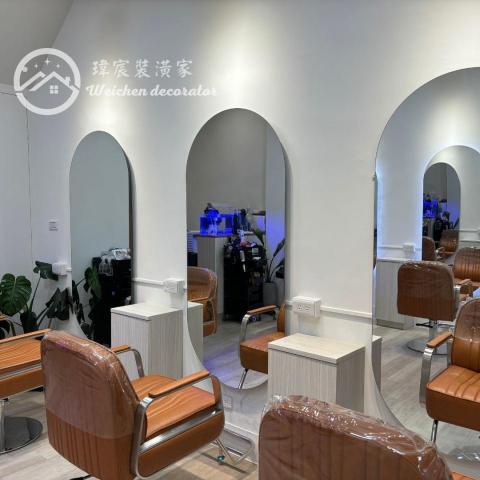 瑋宸裝潢家工程行 - ●步入充滿奶茶色調與木質調的裝潢空間中，明亮的氛圍煥發著生命的活力。
●奶茶色的柔和光影與木質調的質感傢俱相輔相成，營造出一種美感與溫暖的氛圍。
●奶茶色調與木質調的相得益彰，為空間增添了溫暖和活力。讓我們一同享受這個明亮而溫馨的空間，感受生活的美好和自然的韻味。
