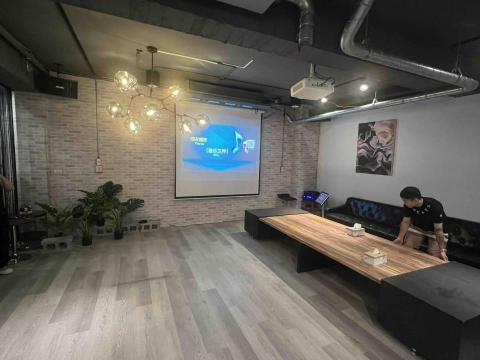 祺勝 - 吊燈/布幕/投影機安裝 祺勝 - 吊燈/布幕/投影機安裝