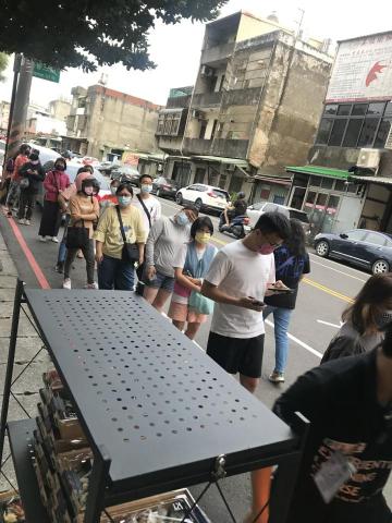 豐哥Rex - 內壢快閃排隊取餐人潮