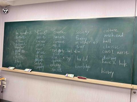 黃品瑀 - 板書整齊、仔細可信賴