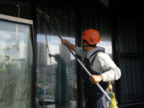 關堉豪 - 外牆清洗