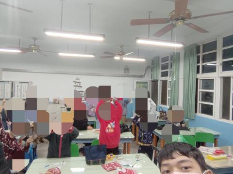 林宗翰 - 陪伴國小孩童讀書及玩樂