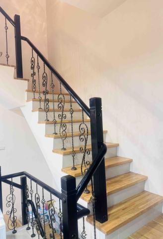 九九櫸木扶手 - 天湖彭小姐櫸木鍛造加枳接柚木腳踏板