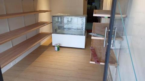 曾崧樺 - 層架安裝