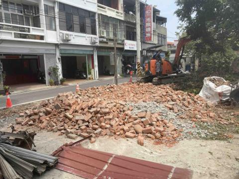 駿江工程有限公司-旭鼎土木包工業 - 拆除中