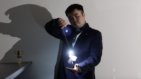 魔法師阿古哥 - 懸浮光咒語
