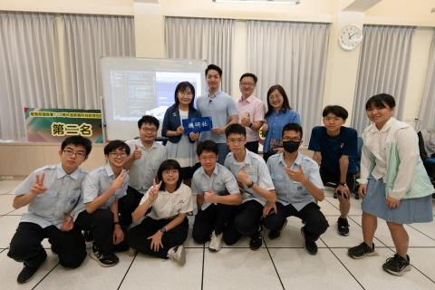 黃政嘉 - 屢屢得獎的指導社團