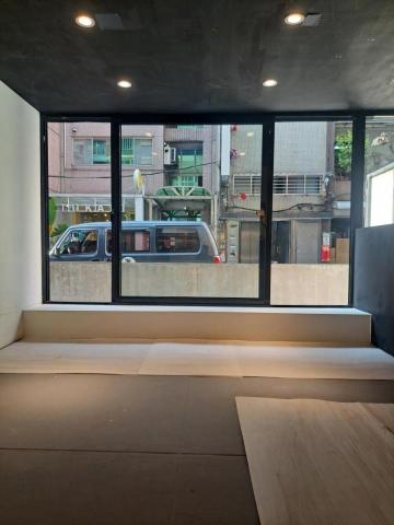 厝房裝潢有限公司 - 中山區落地窗補強