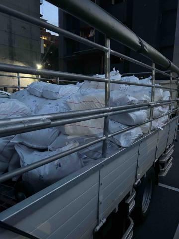 洪偉清 - 5/7袋裝米載運；桃園新屋<台北信義