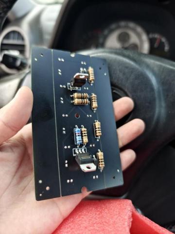 曾鈺仁 - 簡易電路設計，layout,打樣