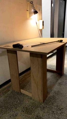 官尚嫻 - 客製化木桌