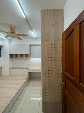 德康美系統櫃烏日店 - 德康美系統家具 新增上方軌道燈線路藏於衣櫃側方洞洞板處 德康美系統櫃烏日店 - 德康美系統家具 新增上方軌道燈線路藏於衣櫃側方洞洞板處