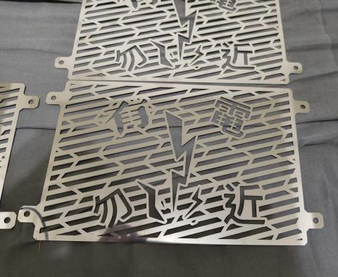 曾鈺仁 - 圖樣設計，雷射切割