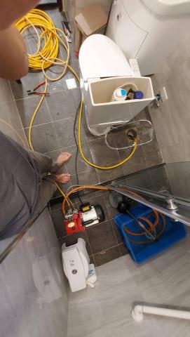 駿賢創新股份有限公司 - 馬桶維修