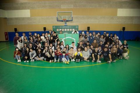 牧木行銷有限公司 - 小寶優居企業文化活動 【小寶優居-專注於找出最適合你的成家方式】，今年特地舉辦了企業文化活動，讓各位小寶夥伴能再次認識彼此，從主持人溝通到遊戲設計、道具製作...等等每一個細節我們都秉持跟小寶一樣的專注只為了讓這場活動可以更加的美好。