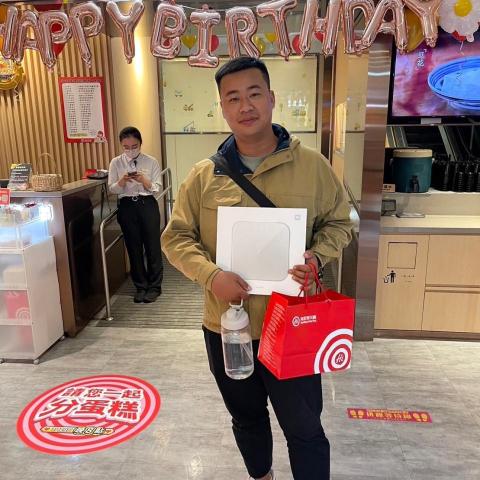 提供烏克麗麗服務的專家謝旻祥