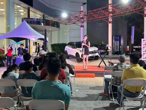 牧木行銷有限公司 - 寶獅汽車週年慶，閒暇的假日，涼爽的天氣在城市中享受著野外露營。️聆聽悅耳的歌聲並且品嚐著美食，與順昶汽車度過一個很chill的夜晚，邀請樂團現場演唱，互動小遊戲送精美禮物，還有美食攤車大飽口福吃吃喝喝大人小孩都開心。