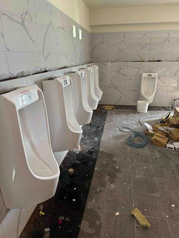 林昆賢 - 小便斗安裝