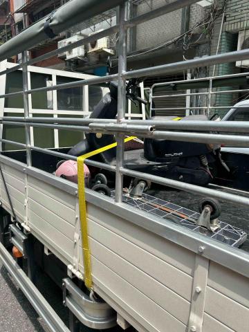 洪偉清 - 5/11機車載運；台北信義<台北大同