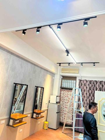 29水電 - 軌道燈