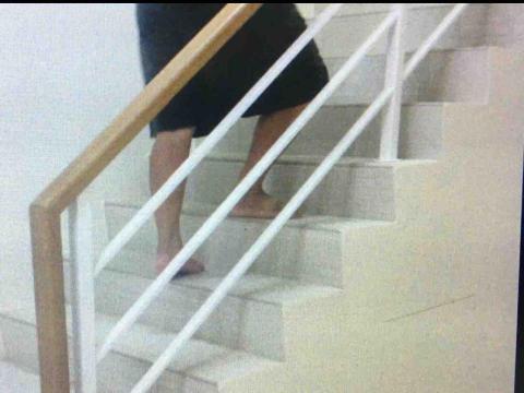 九九櫸木扶手 - 賽