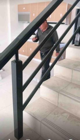 九九櫸木扶手 - 三度空間