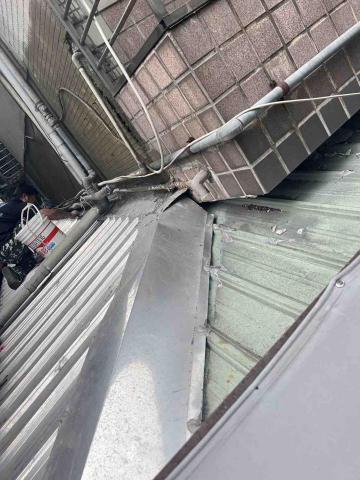 鋐展工程行 - 鐵皮屋頂縫隙防水施作