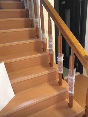 九九櫸木扶手 - 科技柚木加腳踏板