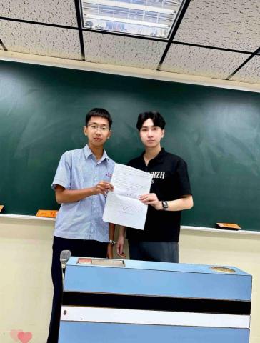 陳柏任 - 高中化學全班第一名