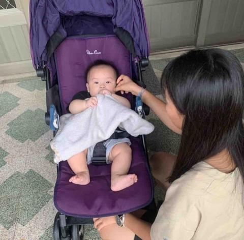 吳欣恩 - 高一時幫忙照顧表哥的小孩 